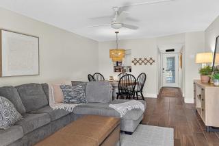 Coastal Paradise Condo Steps To Crescent Beach - 3