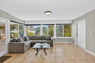 Island home in paradise - 9