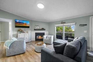 Kozy Retreat At The Lake by American Patriot Getaways - 1
