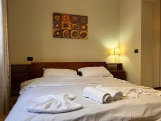 Bazaar Bliss Family Apartment - Tirana - 5