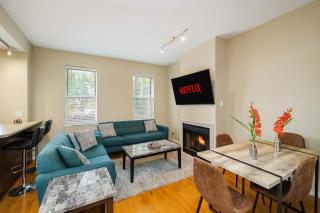 Stylish 2BR Apartment with Private Balcony near Soulard - 9