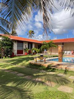 Casa com amplo jardim e piscina! 350m da praia - 9