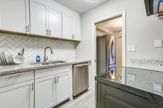 2 Mi to The Galleria Uptown Houston Retreat! - 1
