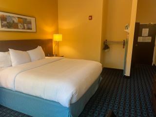 Fairfield Inn and Suites by Marriott Atlanta Suwanee - Suwanee - 2