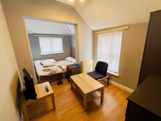 Double bedroom No1 in Stafford, sleeps 2, free WIFI, free parking - Stafford - 8