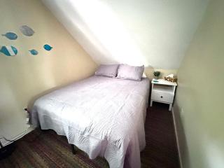 Emerald Cove Cottage-3 bd, 2 ba-Sleeps 10 - 5