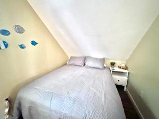 Emerald Cove Cottage-3 bd, 2 ba-Sleeps 10 - 4