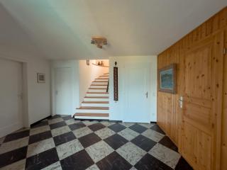 Chalet with pool and view of Lake Thun - 2