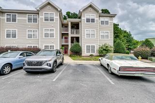 Lake and Pool Access, Home Gym Fayetteville Condo! - 6