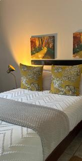 Skyfly Bed & Breakfast - 8