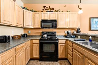 Majestic Lake Views 1BR King Suite and Heated Pools - Two Harbors - 7