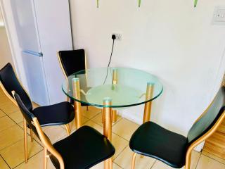 Cozy Comfort Home - Stoke on Trent - 4