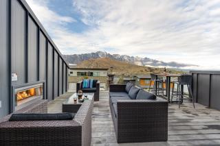 Queenstown Mountain and Lake View Retreat Free Street Parking Free Wifi - 8
