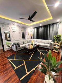 The Grey Atrium - 3BHK Balcony Self Checkin E11 ISB - 9