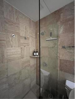 Beautiful oceanfront 2 Bedroom and free WIFI - 2
