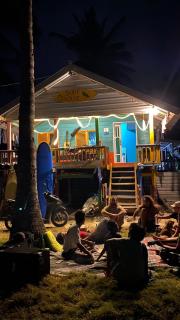 Surf House - 8
