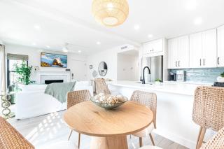 2Br Renovated Coastal Home W Central Ac Steps From Beach By Beachview Rentals - 0