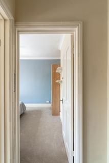 Charming 3BR Victorian House with Parking - 10 Mins to Kingston - Kingston upon Thames - 3