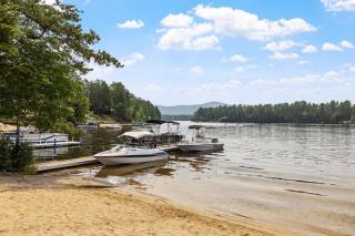 Lake Escape Family & Pet Friendly with Dock Access - 0