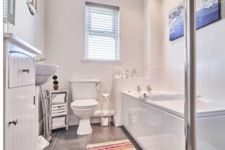Blue Cove Apartment, Portrush - 3