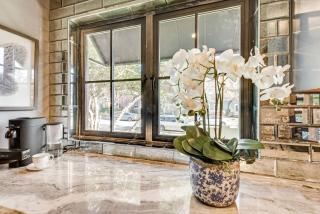 Elegant 1 Bedroom Suite Jacuzzi -upscale Comfort - 3