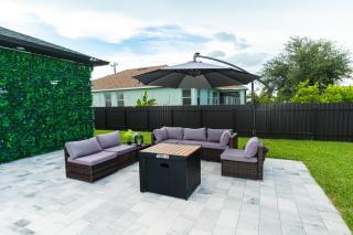 Designer Villa with Heated Pool, BBQ, Firepit, Ideal for Families & Groups - 5