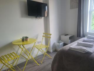 Cozy Pod - Northumberland Park - North London - 6