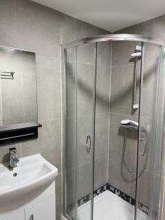 Uxbridge Brunel Uni En-suite Room 2 - 5