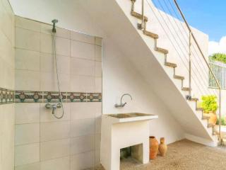 Sea-view holiday home with private pool - 4