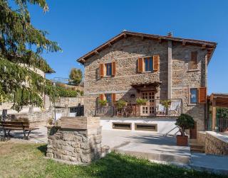 Rustikales Natursteinhaus in der Toskana mit großem gemeinschaftlich genutzten Pool - b60232 - 0