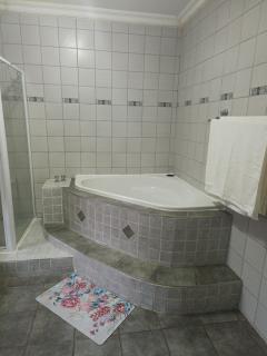 Top-Notch Guesthouse 2 - 1