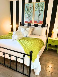 Luxury 4BR, Sleeps 12, Heated Pool, Near Universal Studios - 8