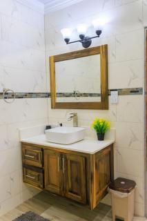 Sy Villa - 4