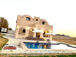 Villa for rent - Sheikh Zayed - 0