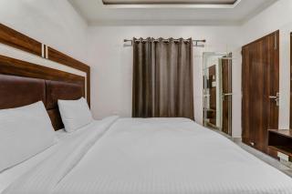 Collection O Yamuna Palace Near Gomti Riverfront Park - 0