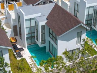 Sumptuous Duplex Pool Villa 3BR in Newly Built LuxPride 4 L12 Residence - 2