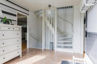 Stylish Family Retreat with Jacuzzi and Cinema - Sibbhult - 8