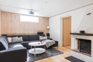 Stylish Family Retreat with Jacuzzi and Cinema - Sibbhult - 1