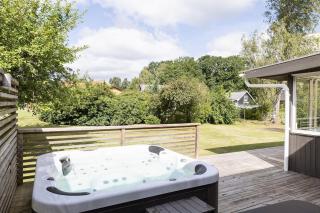 Stylish Family Retreat with Jacuzzi and Cinema - Sibbhult - 6