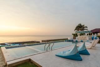 Pailay Beachfront Villa Cha-Am - 5