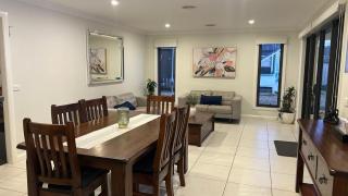 Lap of Luxury- Bathurst House - 0