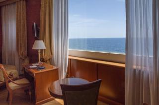 Livingston Hotel - 1