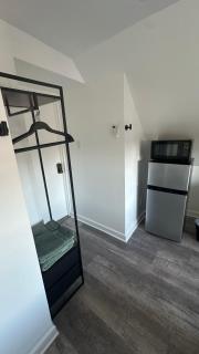 Modern & cozy Room in Queens near Train station and buses - 8