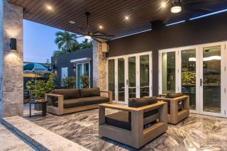 El Louis - King Room-Pool - Resort Vibe Near Beach - 5