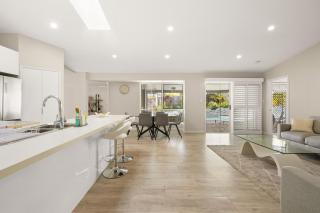 Spacious Family Home Wifi and Salt Pool - 2