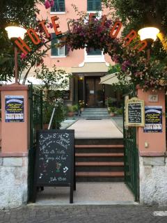 Hotel Flora - 1