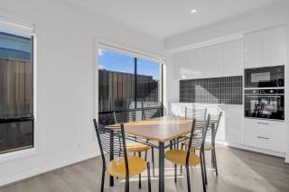 Sleek Family Home Near Kallo Town Centre - - 4