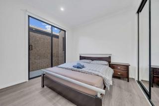 Sleek Family Home Near Kallo Town Centre - - 2