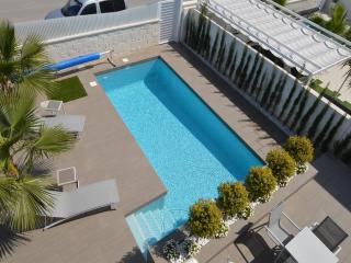 Villa with Garden & Roof Deck - 8