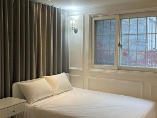 Gangnam Neat & Cozy Stay l Near Station - 3